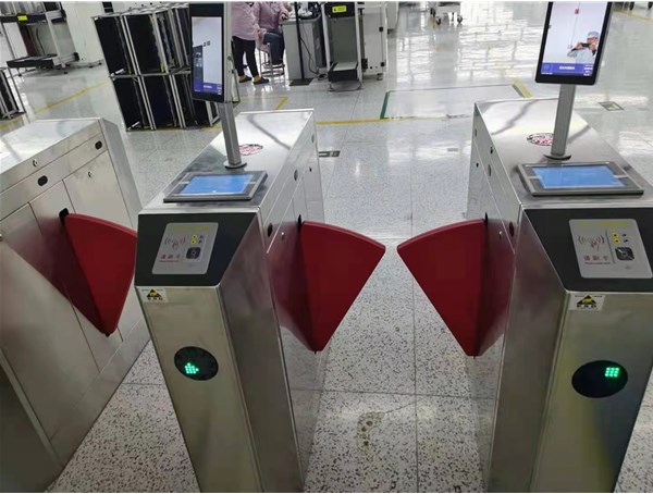 電子廠(chǎng)為什么要選擇ESD防靜電門(mén)禁？